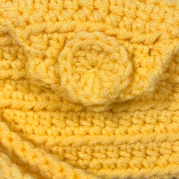 Yellow Crochet Mini Wristlet Clutch - Picture 3 of 10